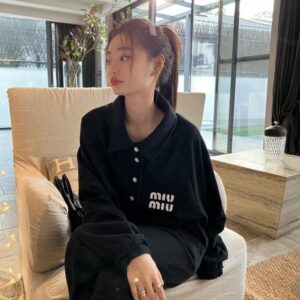 [국내배송]미우미우 로고패치 트레이닝셋업