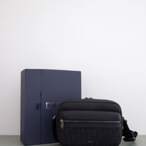 [국내배송]디올 [Christian Dior] 남성 라이더 지퍼 메신저 숄더백