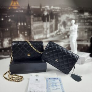 [국내배송]샤넬 램스킨 WOC 크로스