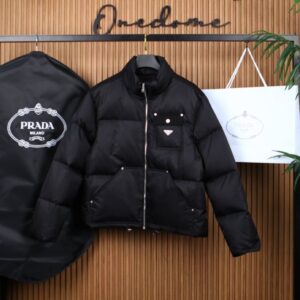 [국내배송]프라다 리나일론 크롭 다운 재킷