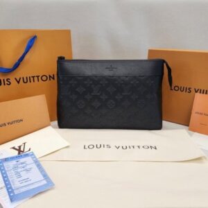 [국내배송]루이비통 포쉐트 보야주 수플 클러치백 최상위 82545
