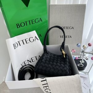 [국내배송]보테가 베네타 파라슈트 블랙 스몰 올수공