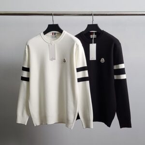 [국내배송]몽클레어 백삼선 완장 라운드 니트