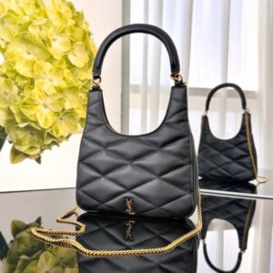 [국내배송]생로랑 퀼팅 세이드 호보백 블랙